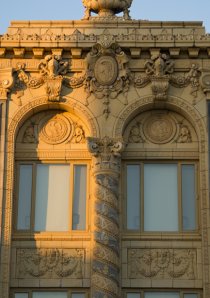detail of terra cotta on outside of apartment building in Uptown Chicago