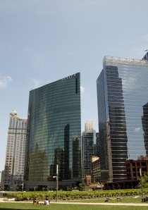 glass and steel skyscrapers along the Chicago River south bank