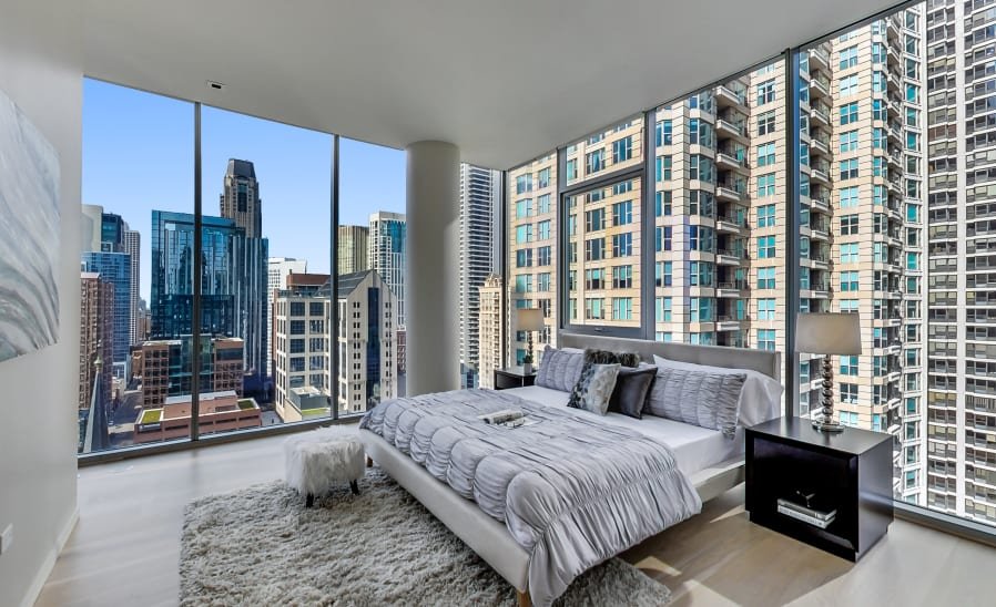 8 East Huron Apartments in River North, Chciago