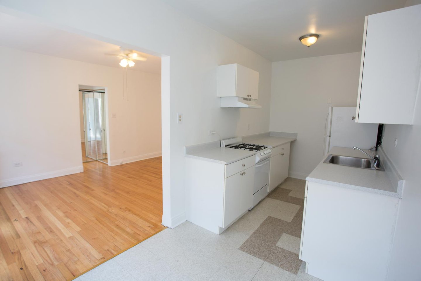 Ellis Court Apartments For Rent Chicago Domu