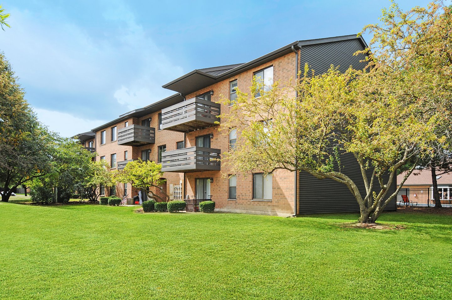 Fifteen98 Naperville Apartments For Rent Naperville Domu